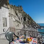 Unda De Ma With Ac & Sea View Balcony Daire