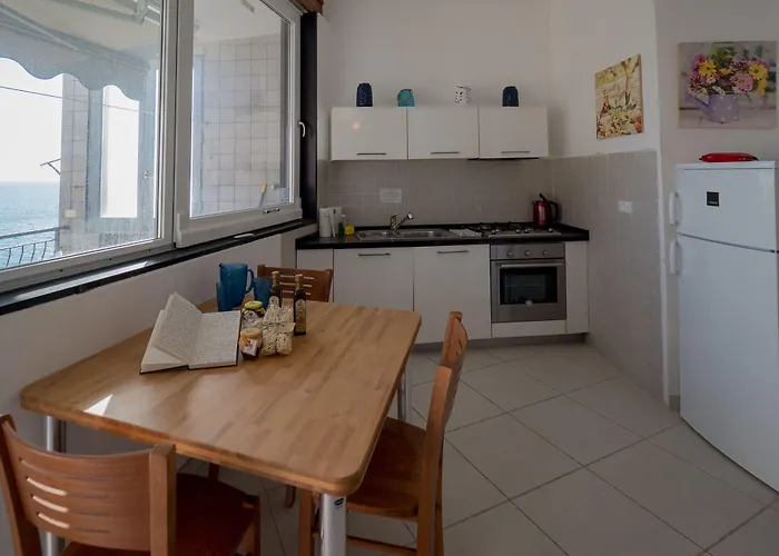 Unda De Ma With Ac & Sea View Balcony 아파트