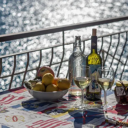 Unda De Ma With Ac & Sea View Balcony