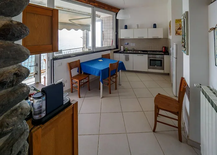 Unda De Ma With Ac & Sea View Balcony ורנאצה
